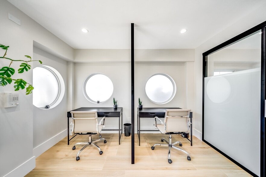 More Photos Of 2200 NE 26th St, Wilton Manors Office For Sale