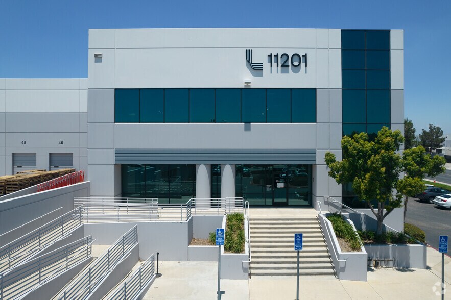 More Photos Of 11201 Iberia St, Jurupa Valley Distribution For Lease