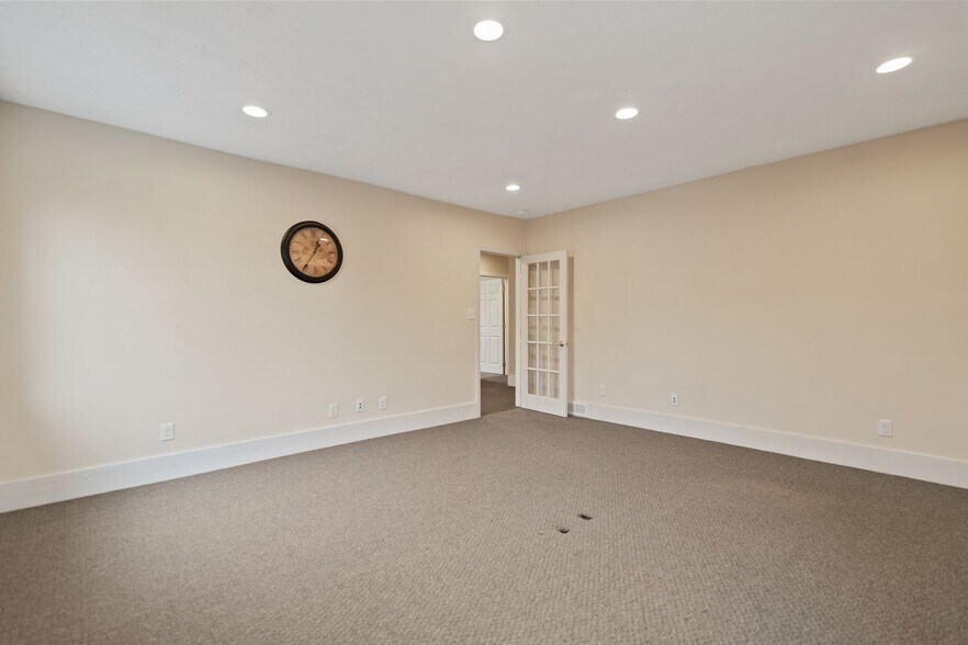 More Photos Of 396 4th St, Beaver Office Residential For Sale