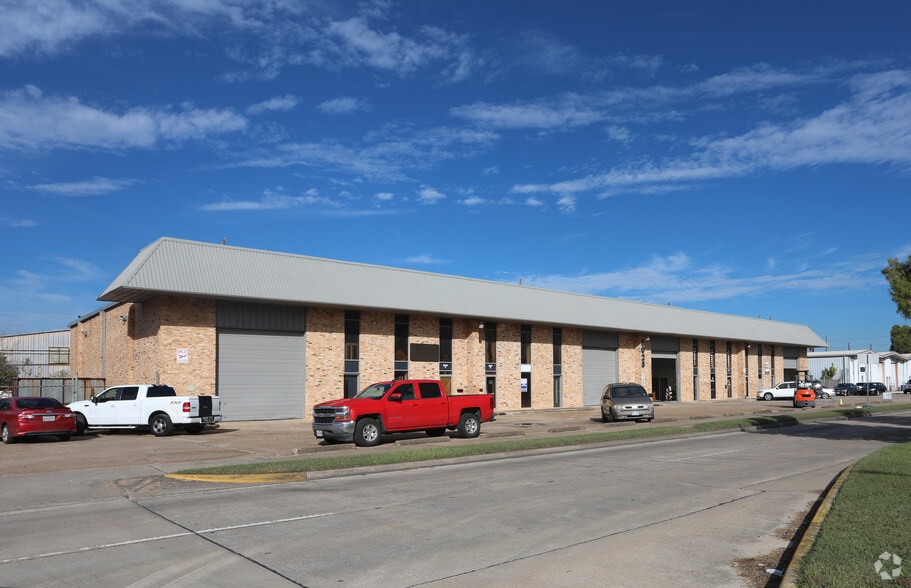 Primary Photo Of 5005 Gessner Dr, Houston Warehouse For Lease