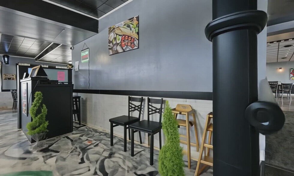 Primary Photo Of 609 Mill St, New Lexington Restaurant For Sale