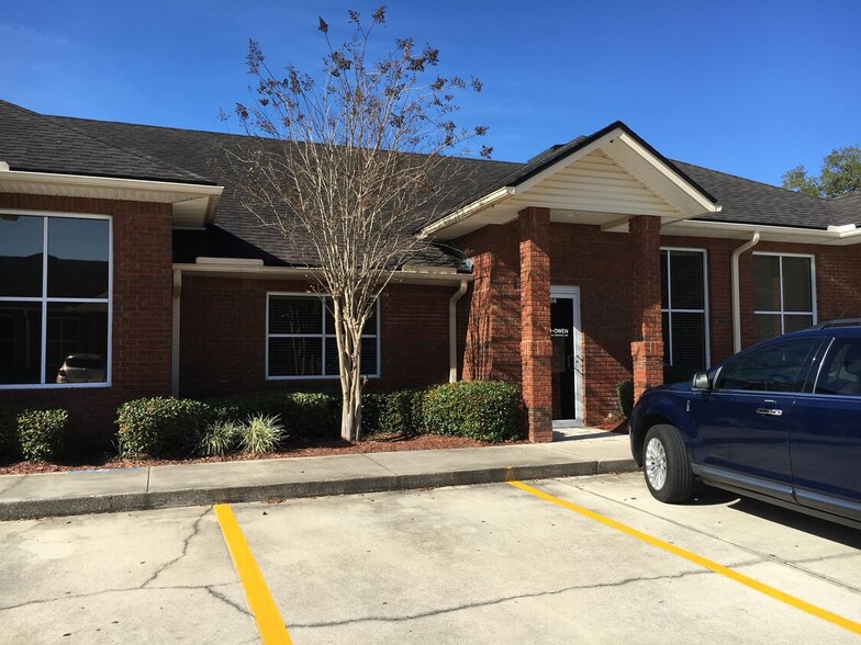 Primary Photo Of 1555 Kingsley Ave, Orange Park Medical For Sale