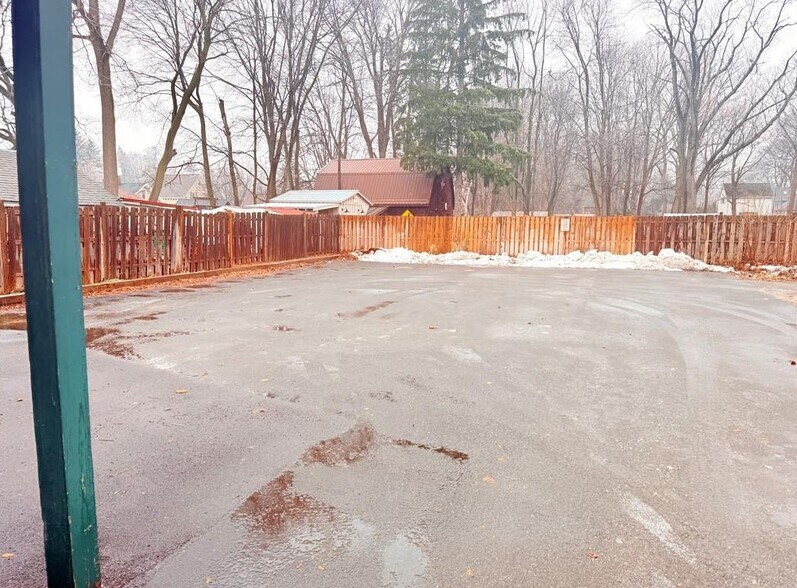 More Photos Of 87 Lake St, Hamburg General Retail For Sale