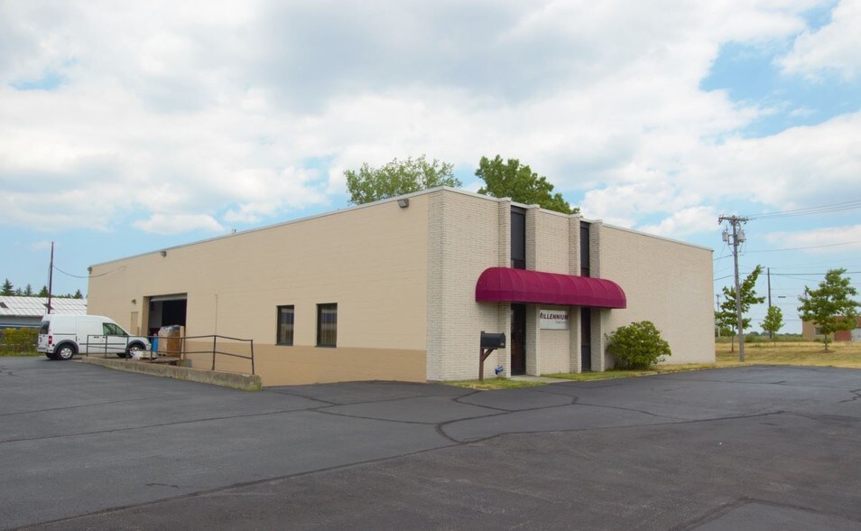 More Photos Of 2350 Brighton Henrietta Twnln Rd, Rochester Service For Lease