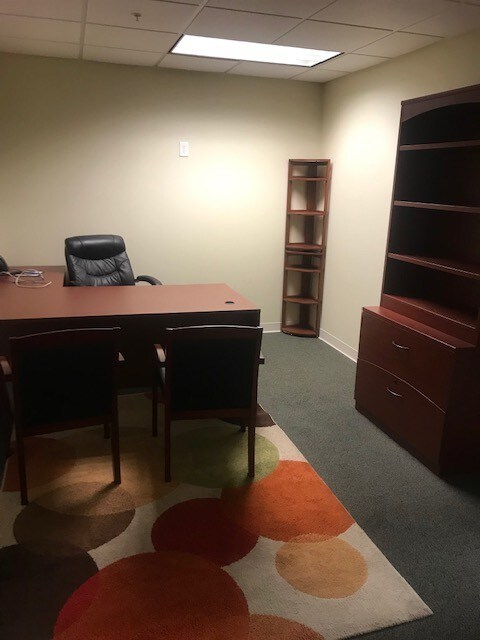 More Photos Of 2011 Queen St, Portsmouth Office For Lease