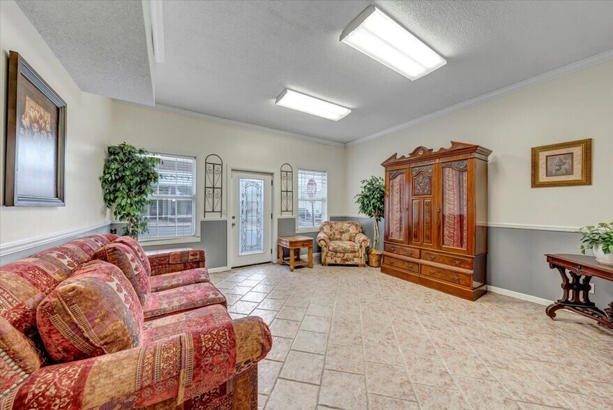 More Photos Of 106 W Laurel St, Scottsboro Office Residential For Sale