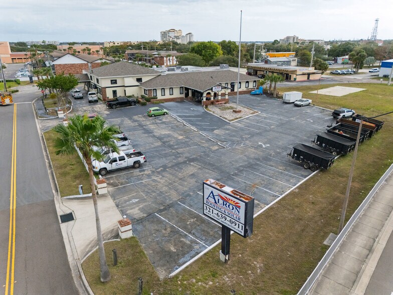 More Photos Of 300 N Cocoa Blvd, Cocoa Restaurant For Lease