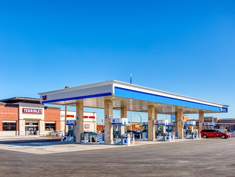 More Photos Of NEC Las Vegas Blvd. & Carey Ave., North Las Vegas Convenience Store For Sale