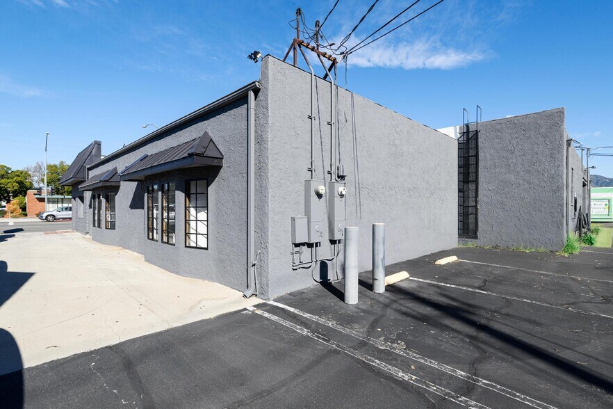 More Photos Of 4000-4004 W Burbank Blvd, Burbank Freestanding For Sale