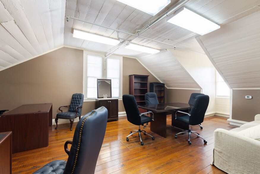 More Photos Of 245 Intendencia St, Pensacola Office Residential For Sale