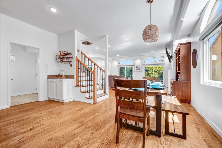More Photos Of 179 Pomona Ave, Long Beach Hospitality For Sale