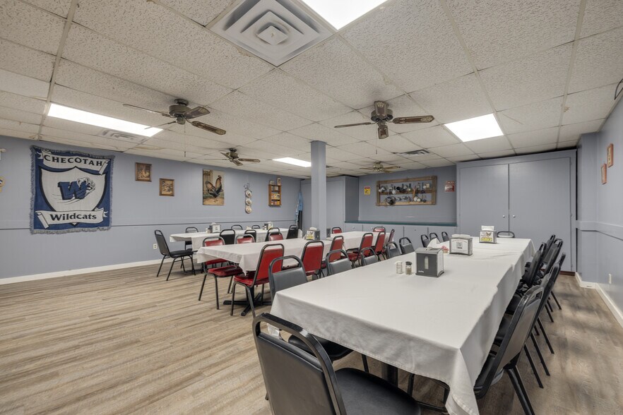 More Photos Of 123 S Broadway St, Checotah Restaurant For Sale