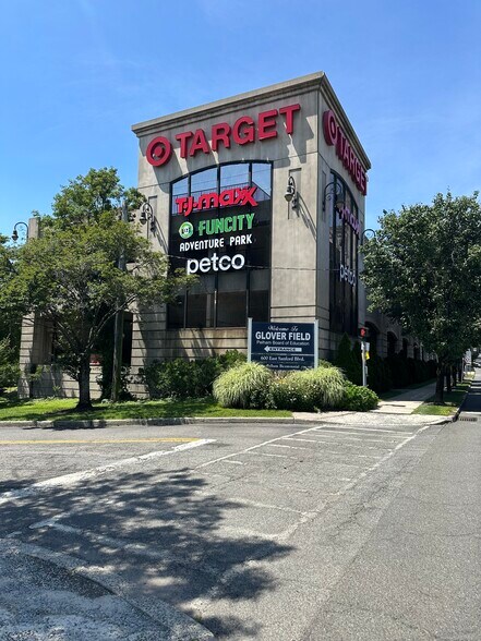 Primary Photo Of 500-600 E Sandford Blvd, Mount Vernon General Retail For Lease