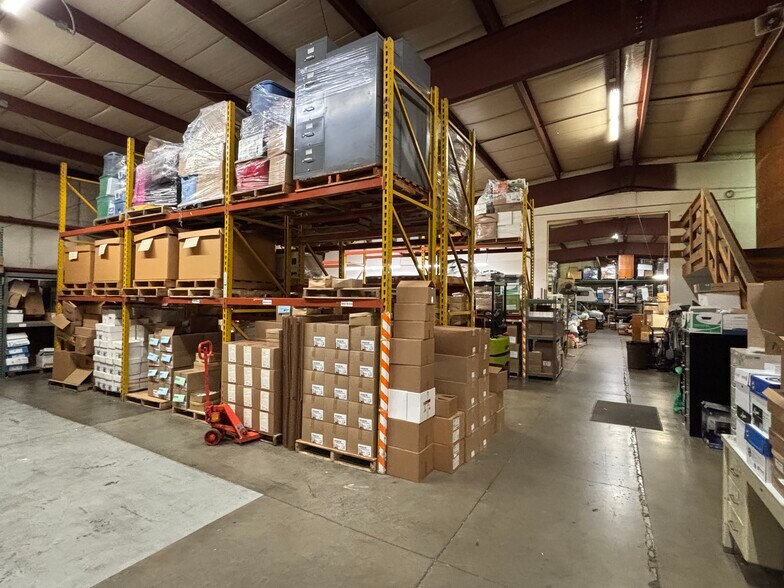 More Photos Of 9144 SE 67th Ave, Portland Warehouse For Sale