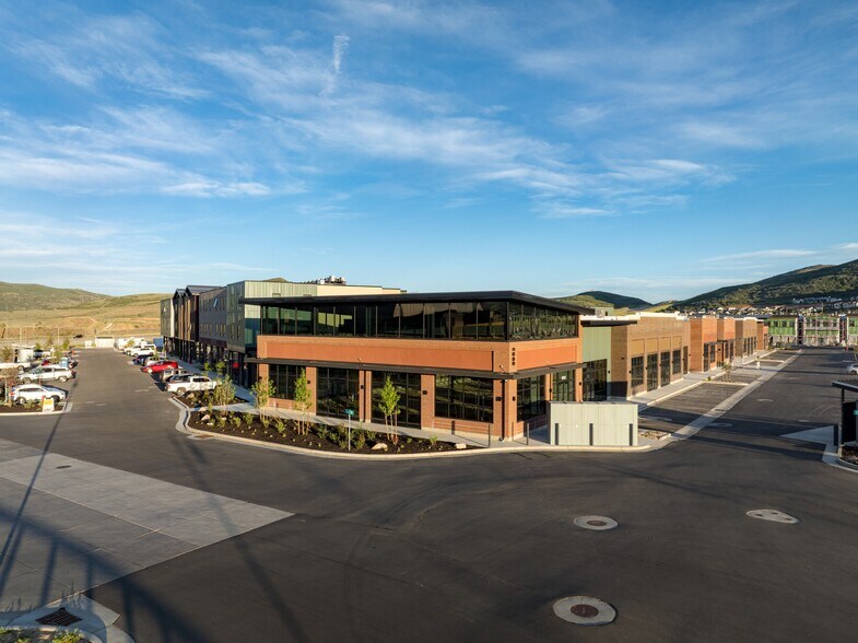 More Photos Of Kearns Blvd, Park City Storefront Retail Office For Lease