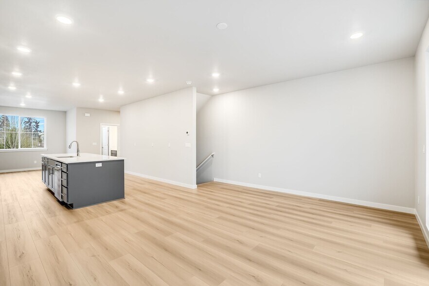 More Photos Of 16933 SW 132nd Ter, Tigard Apartments For Sale