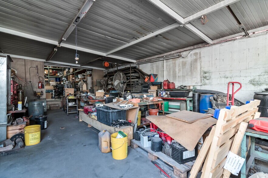 More Photos Of 3200 NW South River Dr, Miami Manufacturing For Lease