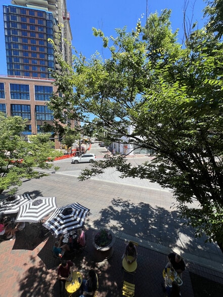 More Photos Of 341-345 W Main St, Durham Storefront Retail Office For Lease