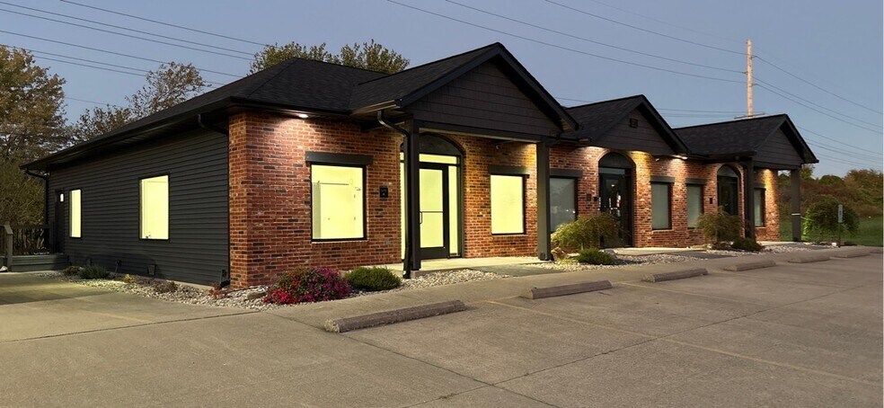 More Photos Of 138 Eagle Dr, O'Fallon Office For Lease