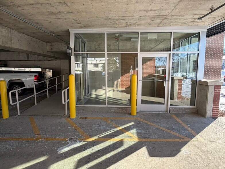 More Photos Of 23 Public Sq, Shelbyville Office For Sale