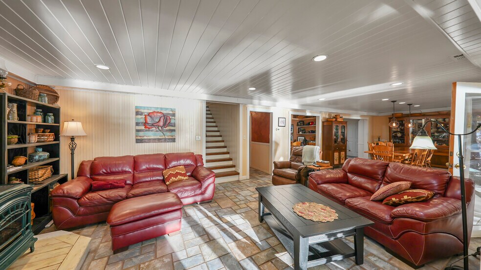 More Photos Of 1117 Dogwood Rd, Lake Ozark Multifamily For Sale