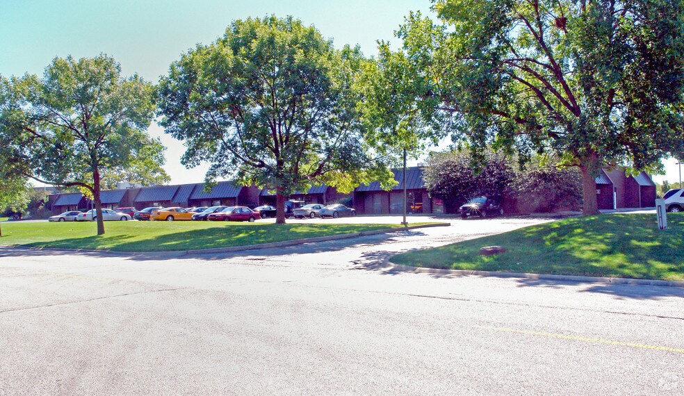 More Photos Of 281-339 Messner Dr, Wheeling Flex For Lease