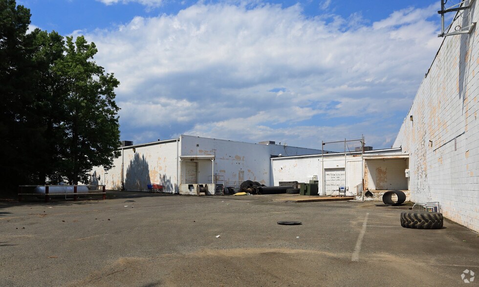 More Photos Of 21600 Great Mills Rd, Lexington Park Freestanding For Lease