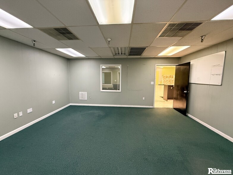 More Photos Of 3310 Reynolds Rd, Lakeland Warehouse For Lease