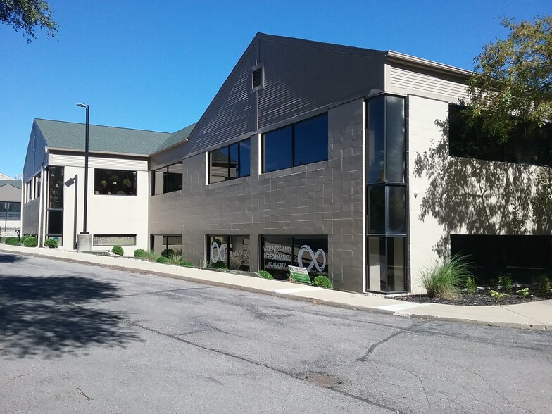 Primary Photo Of 39325 Plymouth Rd, Livonia Office For Lease