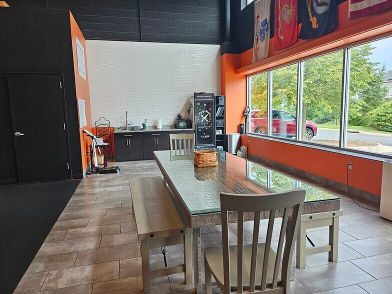 More Photos Of 22149 Davis Dr, Sterling Light Distribution For Lease