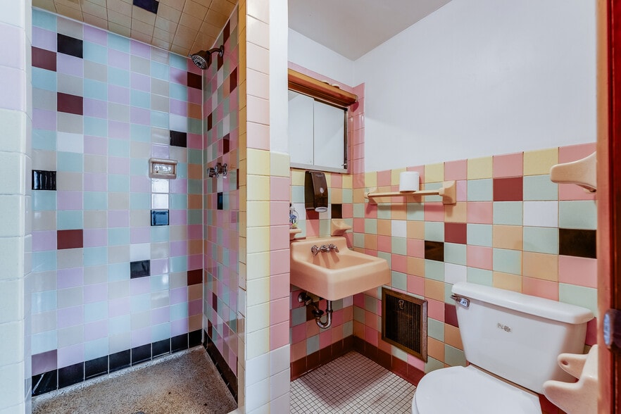 More Photos Of 25 Opal Dr, Fairmont Warehouse For Sale