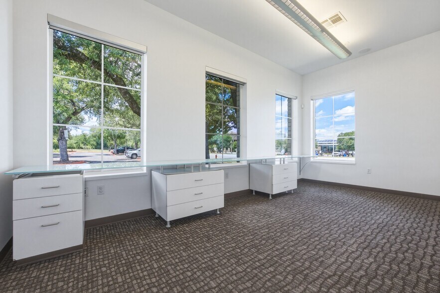 More Photos Of 12171 W Parmer Ln, Cedar Park Medical For Lease