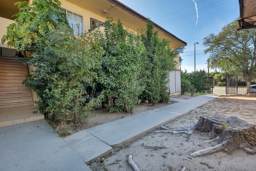 More Photos Of 17945 Roscoe Blvd, Northridge Apartments For Sale