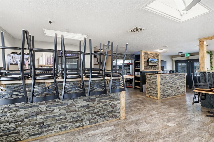 More Photos Of 859 S US Highway 41, Inverness Restaurant For Sale