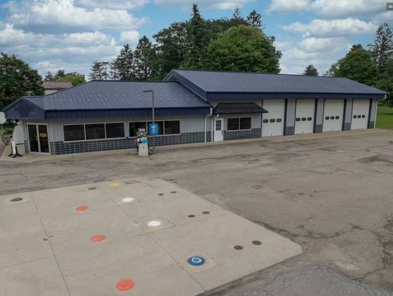 More Photos Of 87 N Main St, Franklinville Service Station For Lease