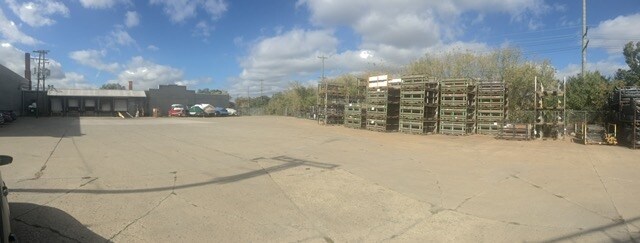 More Photos Of 2240-2260 Scott Lake Rd, Waterford Warehouse For Lease