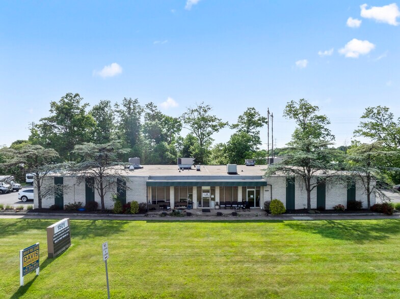 Primary Photo Of 1501 Livingston Ave, North Brunswick Medical For Lease