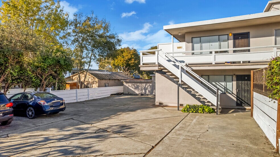 More Photos Of 3138 California St, Berkeley Apartments For Sale