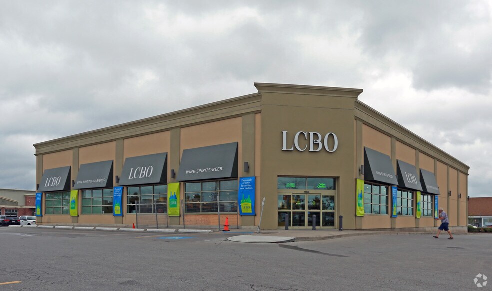 More Photos Of 3030-3210 Wonderland Rd S, London Unknown For Lease