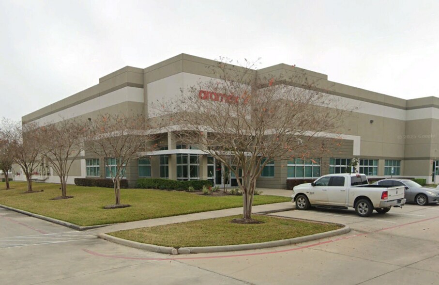 Primary Photo Of 4730 Consulate Plaza Dr, Houston Distribution For Lease
