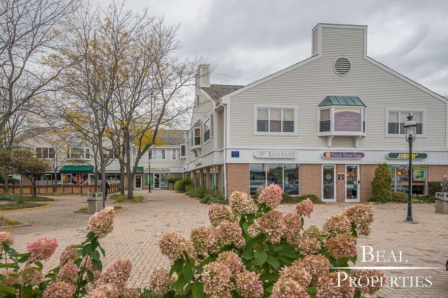 More Photos Of 310 N Happ Rd, Northfield Storefront Retail Office For Lease