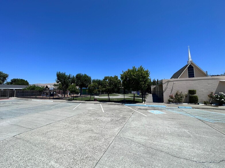 More Photos Of 200 N Abbott Ave, Milpitas Religious Facility For Lease