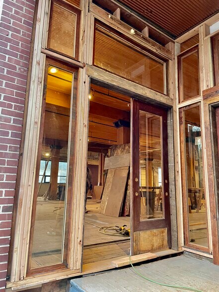 More Photos Of 1311 W 13th St, Kansas City Office For Sale