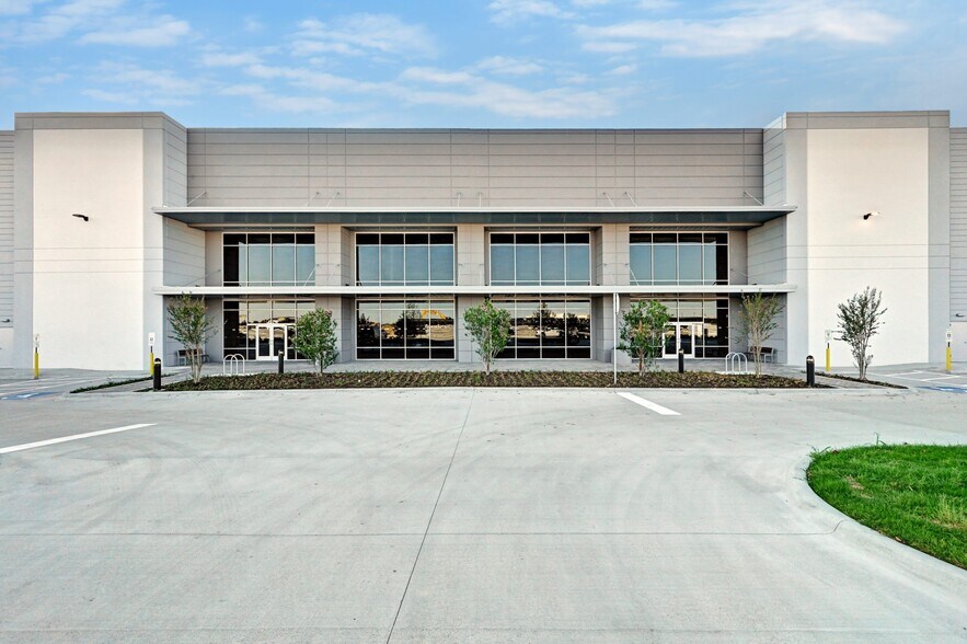 More Photos Of 3212 E Pecan St, Pflugerville Unknown For Lease