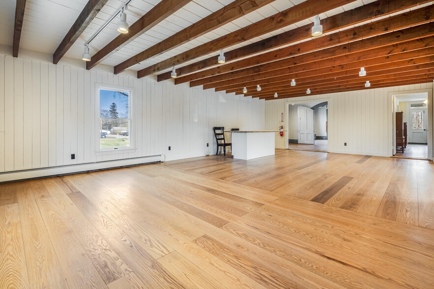 More Photos Of 2321-2325 NY-9D, Wappingers Falls Flex For Sale