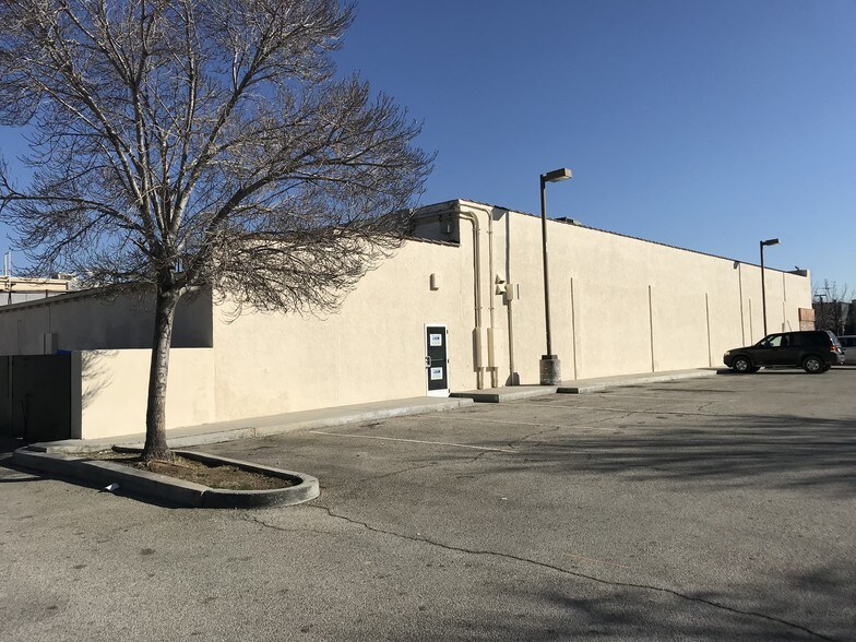 More Photos Of 539-547 W Lancaster Blvd, Lancaster Freestanding For Lease