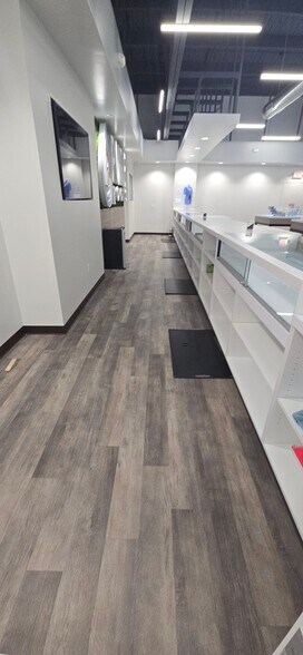 More Photos Of 515 N Larch St, Lansing Industrial For Sale