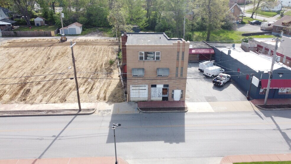 More Photos Of 2622 Woodson Rd, Overland Office Residential For Sale