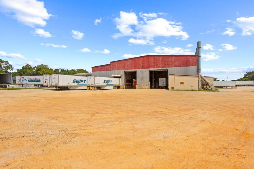 More Photos Of 1705 - 1709 Old Georgia Hwy, Gaffney Warehouse For Lease