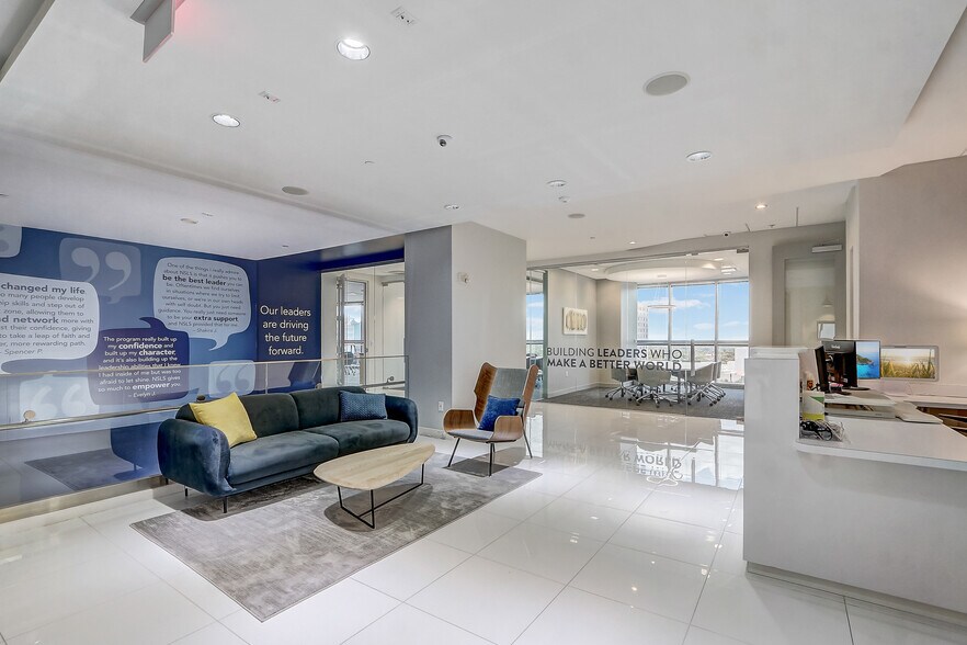 More Photos Of 111 N Magnolia Ave, Orlando Office For Lease